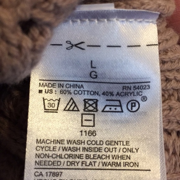 Old Navy Sweater - Picture 5 of 5